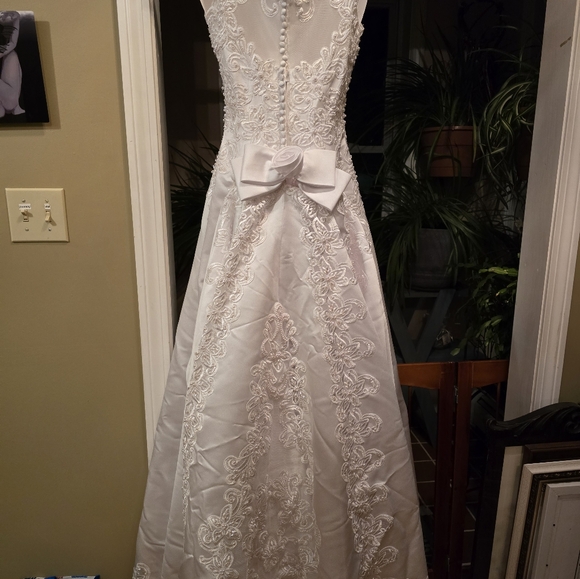 Michelangelo wedding dress size 6 - Picture 4 of 13